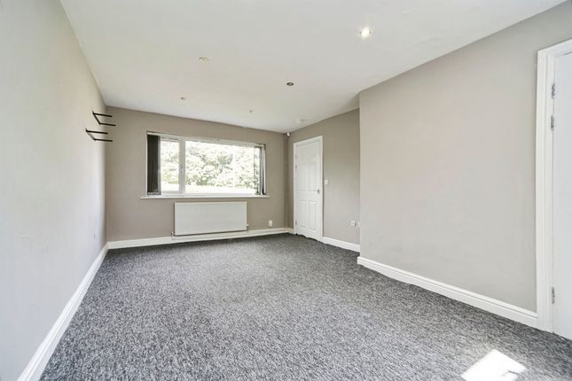 68, Westdale Drive, Pudsey photo 2