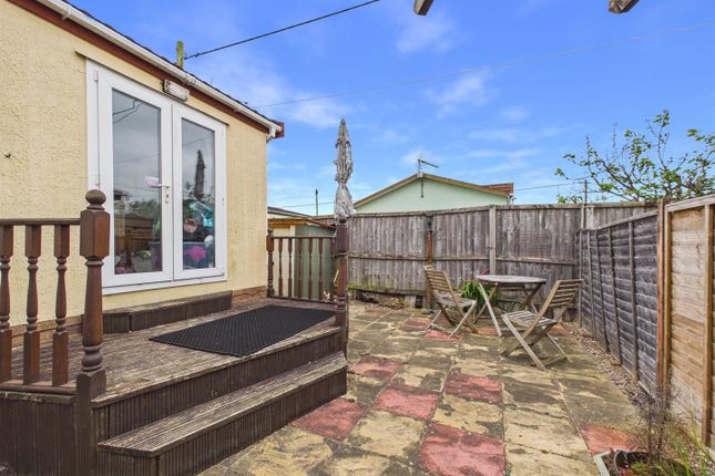 39, Staverton Park, Cheltenham photo 2