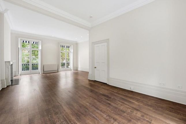 8, Pelham Crescent, London photo 2