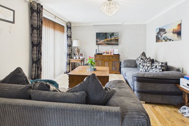 85 The Brambles, Cambridge photo 4