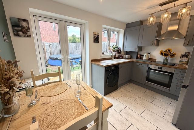 9, Pear Close Devon, Cranbrook photo 2