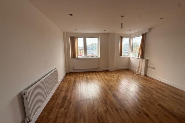 Flat 3, 1390, Uxbridge Road, Uxbridge photo 5