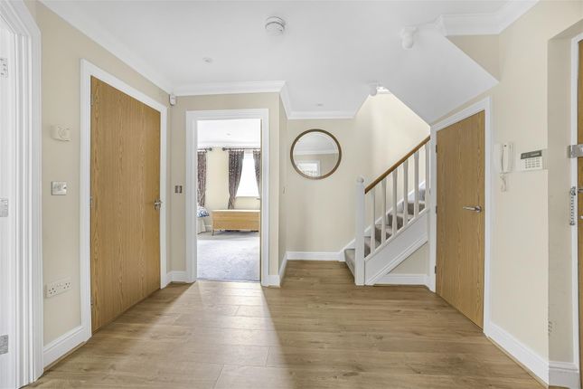 Flat for sale in Millgate Court, Ruscombe Lane, Ruscombe, Reading