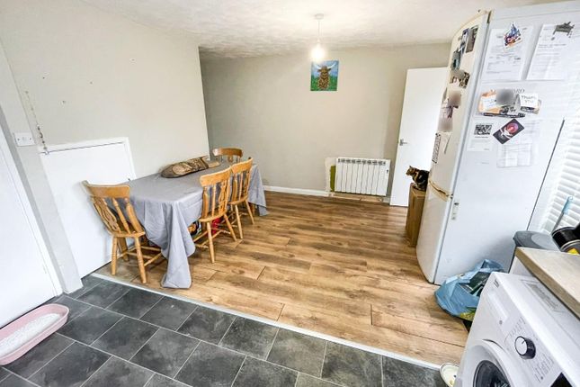 28, Warren Close, Brandon photo 4