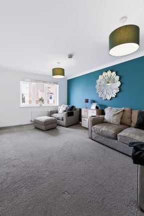 7 Lumloch Drive, Bishopbriggs, Glasgow photo 2
