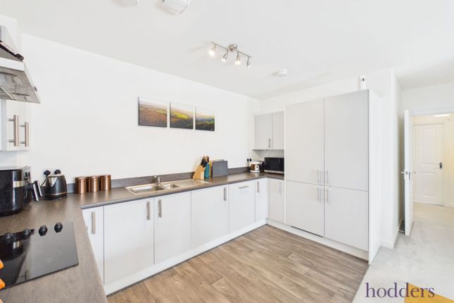 Flat 14, Brazier House,, Highwayman Grove, Chertsey photo 2