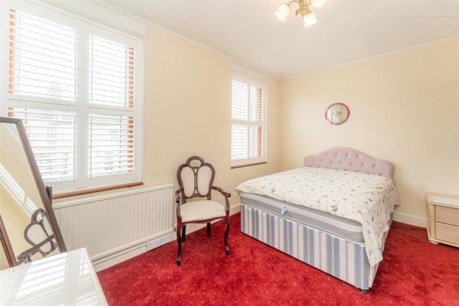 Terraced house for sale in Markhouse Avenue, London