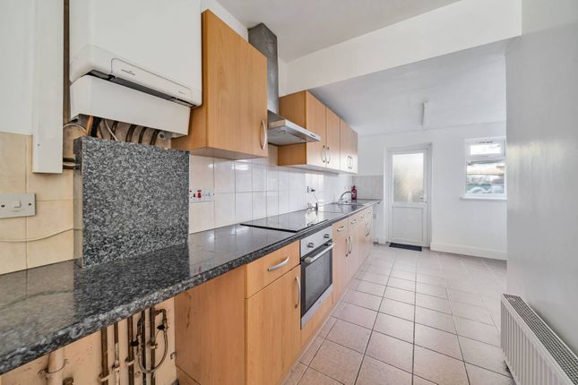 End terrace house for sale in Melrose Avenue, Wood Green, London