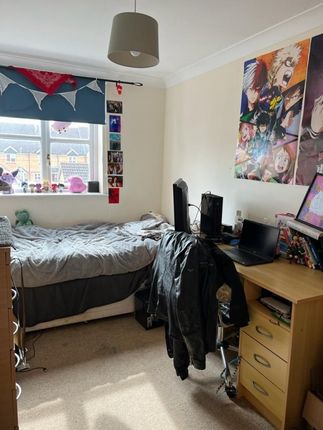 28, Aspen Grove, Aldershot photo 5