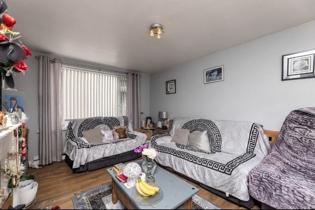 33, Beacon View, South Kirkby photo 4