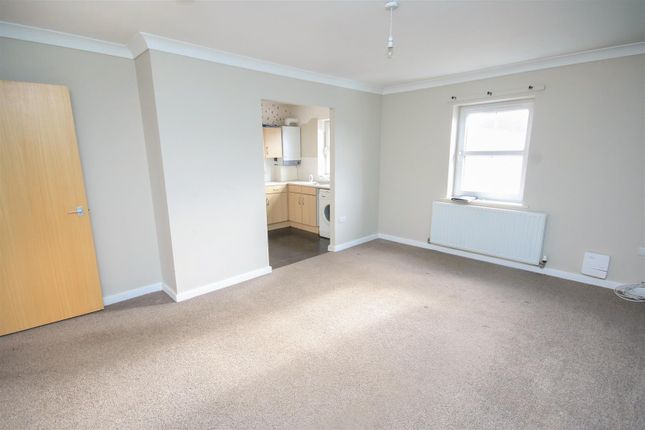 Flat for sale in Lancaster Court, Auckley, Doncaster