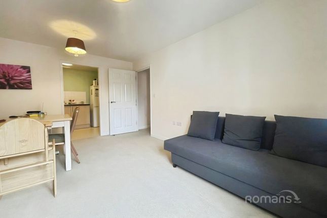 Flat 26, Cardinal House, Farnborough photo 4