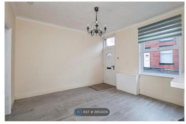 Hanover St, Stalybridge photo 4