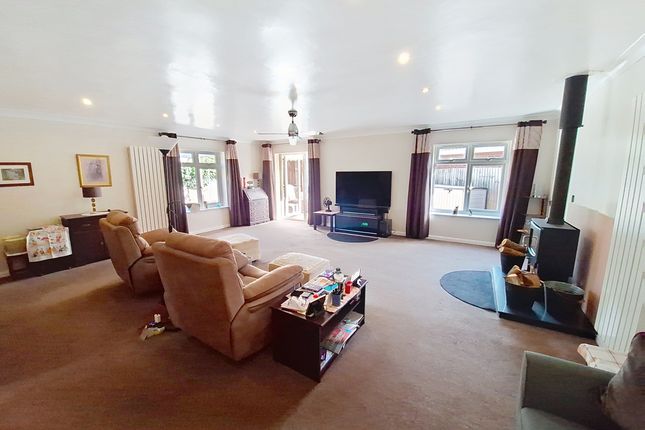 32 Delamore Way, Spalding photo 2