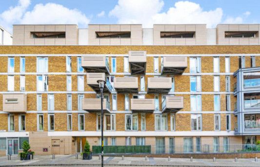 Flat 11, Axis Court, London photo 2
