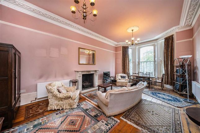 13B, Stratheden Road, London photo 2