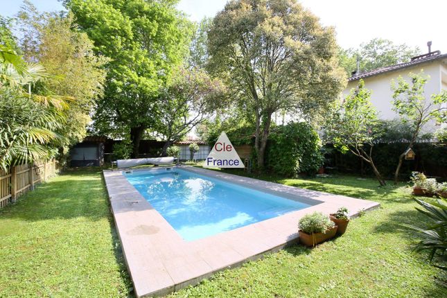 Country house for sale in Toulouse, Midi-Pyrenees, 31500, France