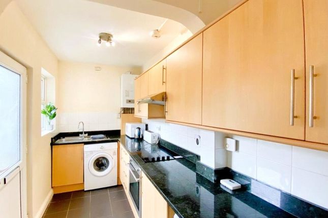 14, Hartland Rd, London photo 2