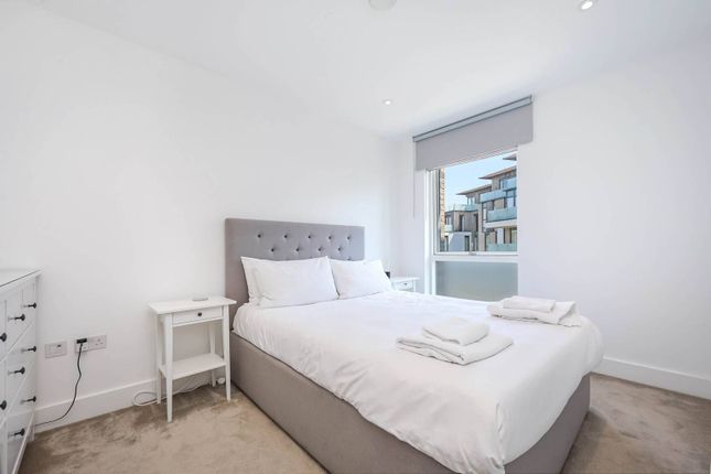 Thumbnail Flat to rent in Claremont House, Canada Water, London