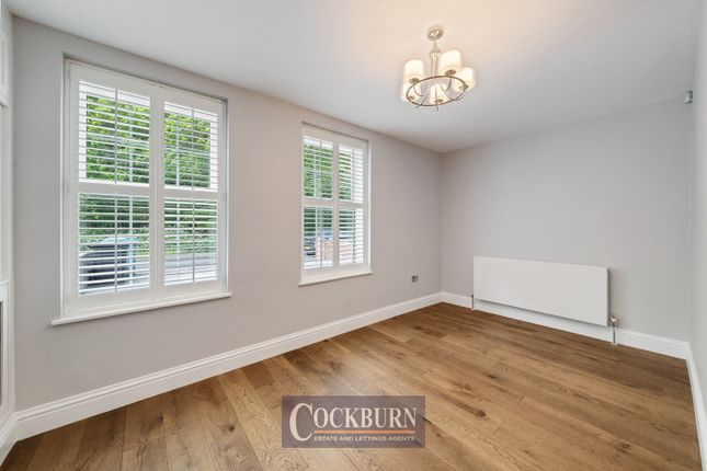27, Castlecombe Road, London photo 4