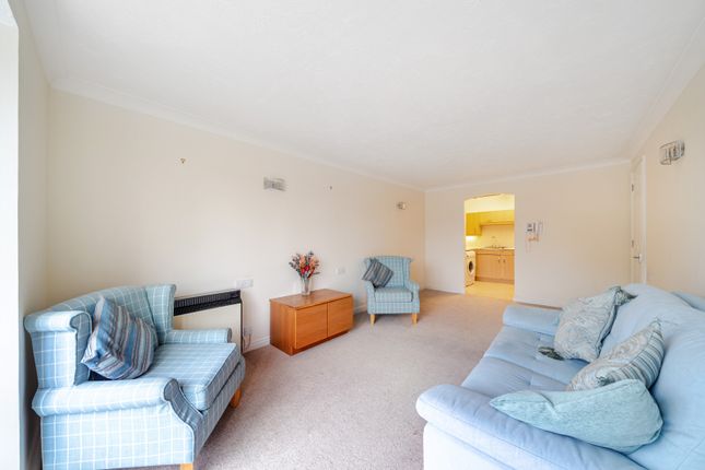 Flat 23, Maple Court, 9, Pinner Hill Road, Pinner photo 3
