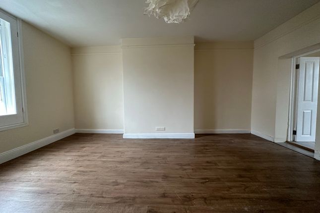 Flat 3, 13, East Reach, Somerset photo 3