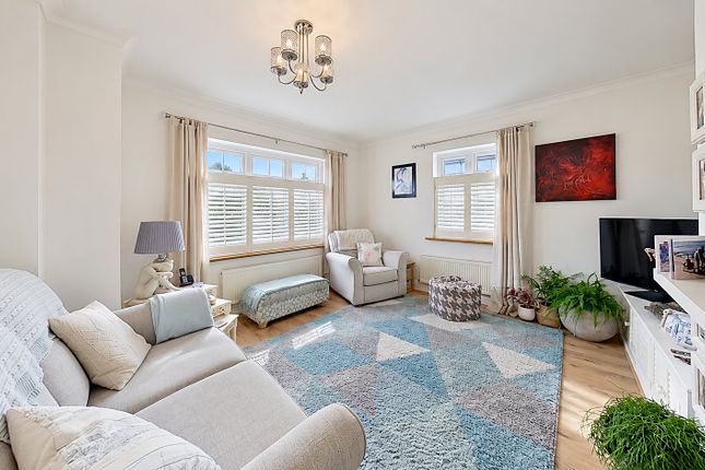 640, Bentley Avenue, Herne Bay photo 3