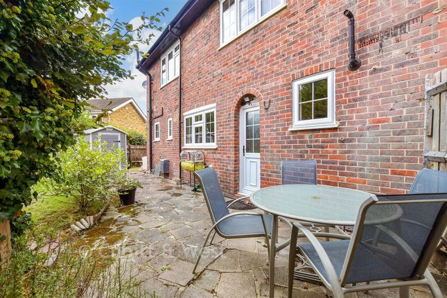 Proffits Cottages, The Hoppety, Tadworth photo 2