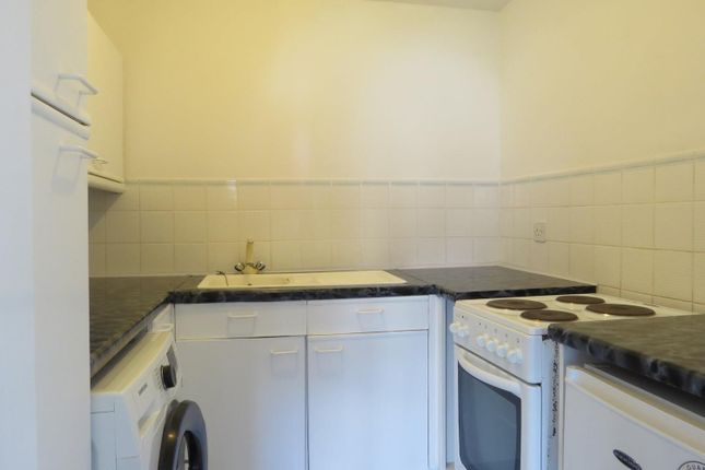 Studio to rent in Orchard Grove, Anerley, London