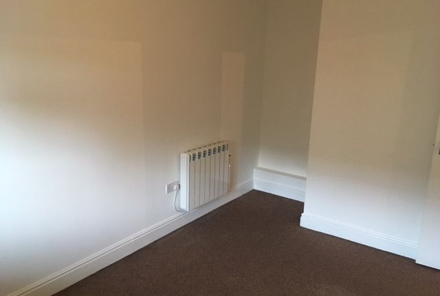 Flat to rent in Hooe Road, Plymouth