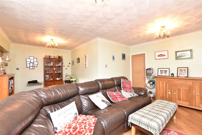 916, Edenfield Road, Rochdale photo 3