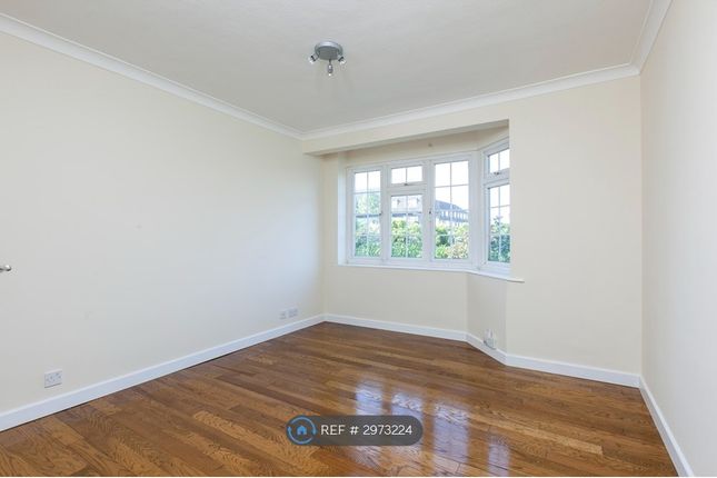 Bell Court, Kingston Road, Surbiton photo 2