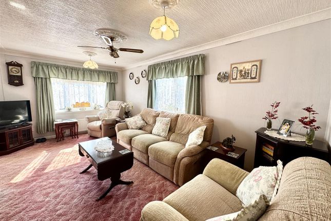 55, Severn Bridge Park Homes, Chepstow photo 2