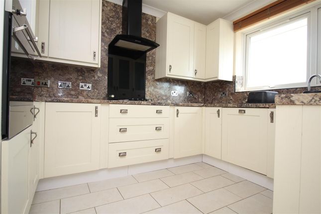 Thumbnail Bungalow to rent in Luckhurst Gardens, Cliftonville, Margate