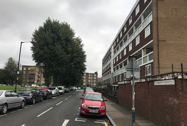 Duplex to rent in Clarkson Street, London