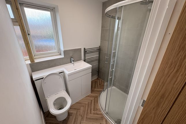 Room 4 88, Dowles Road, KIDDERMINSTER photo 3