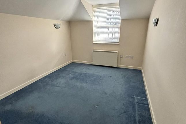 Flat to rent in High Street, Sevenoaks