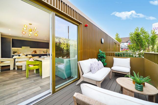 Woodgate Drive, London photo 3