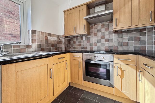 26 Hale Court,, Fairview Gardens, Surrey photo 4