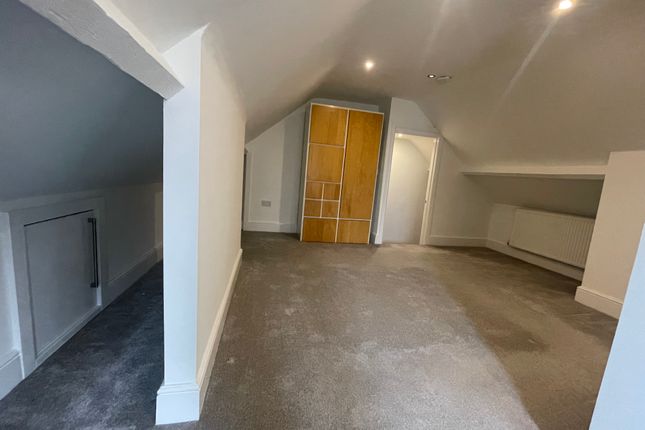 End terrace house to rent in Parliament Street, Newark