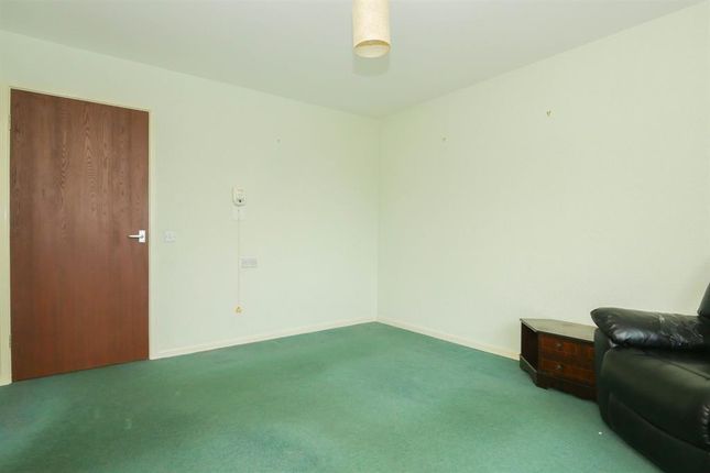 Flat for sale in Galloway Court, Pudsey