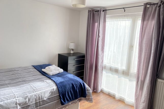 Thumbnail Shared accommodation to rent in Vicarage Road, London