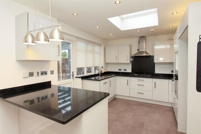 111, Hartland Drive, Ruislip photo 2