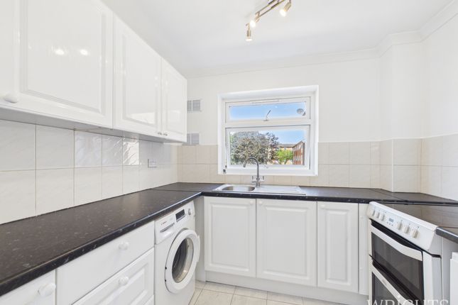 27, NEW WOOD, WELWYN GARDEN CITY photo 4