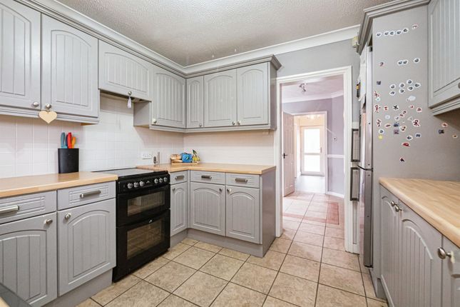 60, Canada Drive, Cottingham photo 4