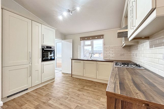 80 Stately Hardwick, Sea view, Easington Road, Hartlepool photo 5