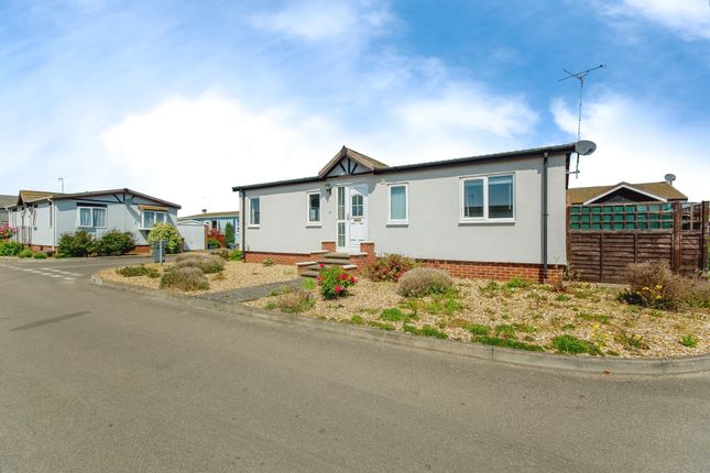 2-bed caravan on 9, Fenland Village, Osborne Road, Wisbech, £110,000