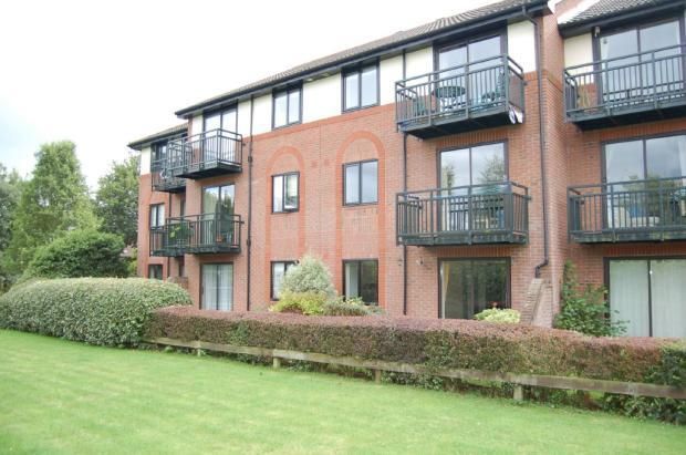 Flat to rent in Barnston Way, Hutton, Brentwood