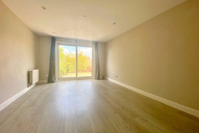 24, Clayhill Close, Southampton photo 4