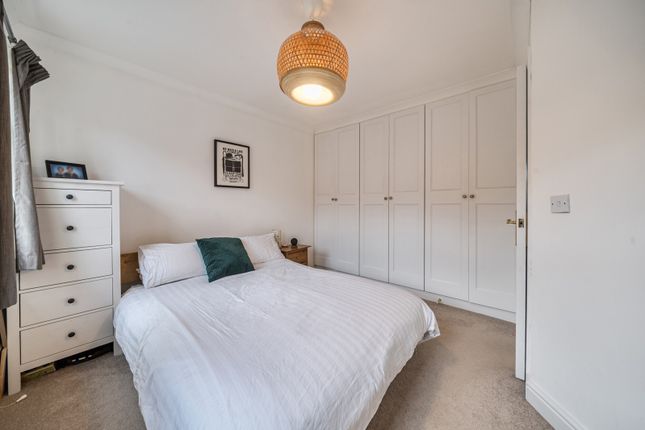 5, Helegan Close, Orpington photo 4